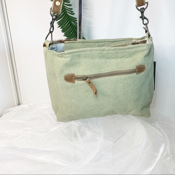 Myra Paris Crossbody Bag! - Picture 5 of 8